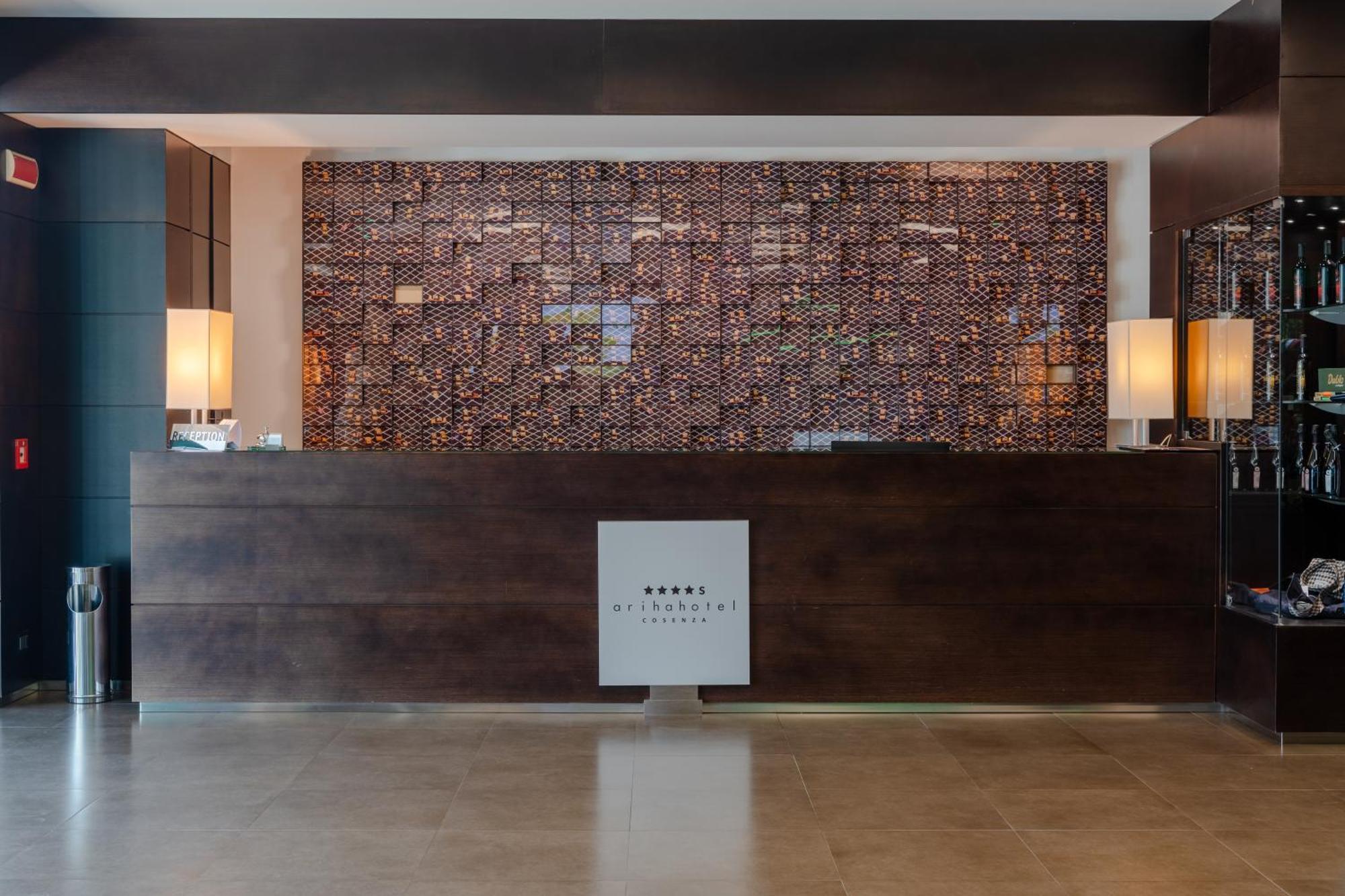 Ariha Hotel 4*